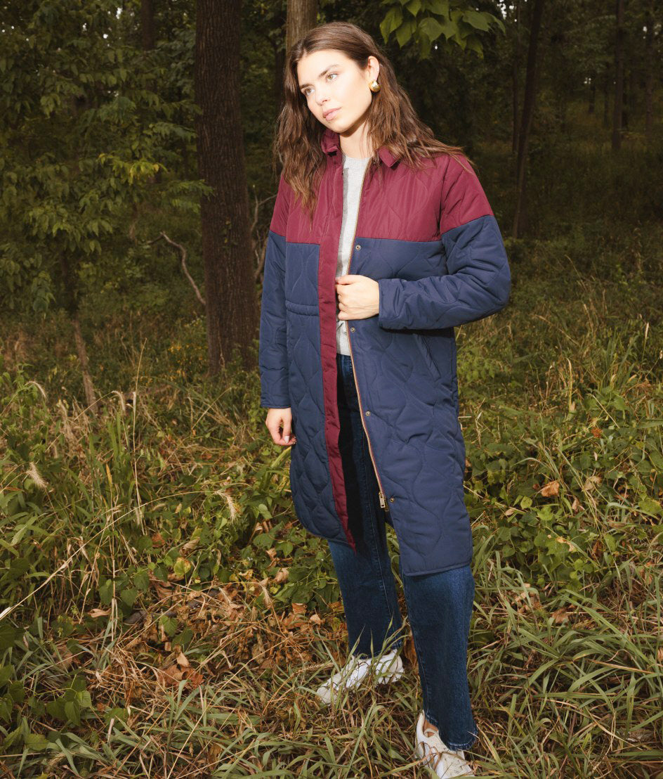 The Long Colorblock Eco Quilted Coat - Midnight & Black Cherry - Image 3